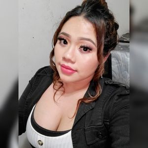 Meet your Posher, Adelina